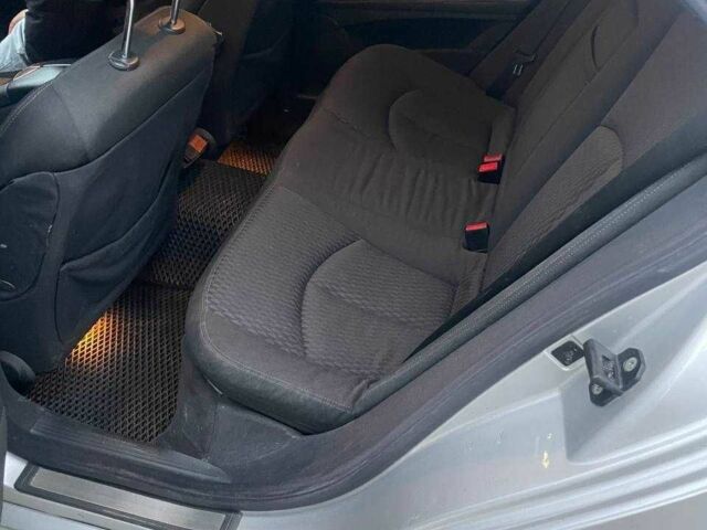 Серый Мерседес Е-Класс, объемом двигателя 2.1 л и пробегом 330 тыс. км за 6200 $, фото 5 на Automoto.ua