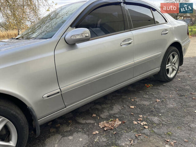 Мерседес Е-Класс 2002 в Остоге на Automoto.ua Серый Мерседес Е-Класс, объемом двигателя 2.15 л и пробегом 377 тыс. км за 4750 $, фото 5 на Automoto.ua