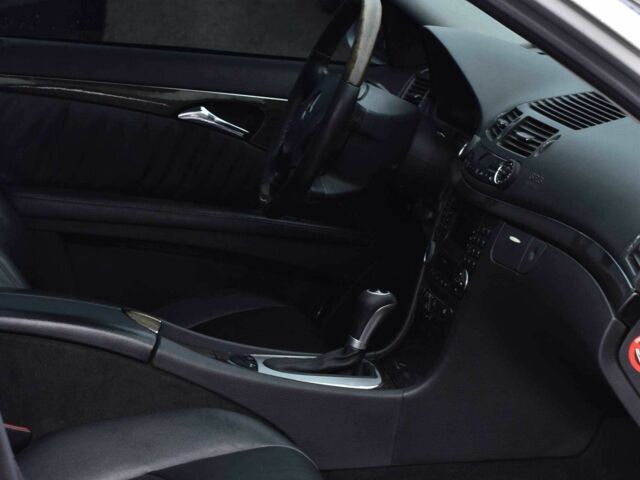 Сірий Мерседес Е-Клас, об'ємом двигуна 5 л та пробігом 284 тис. км за 6450 $, фото 11 на Automoto.ua