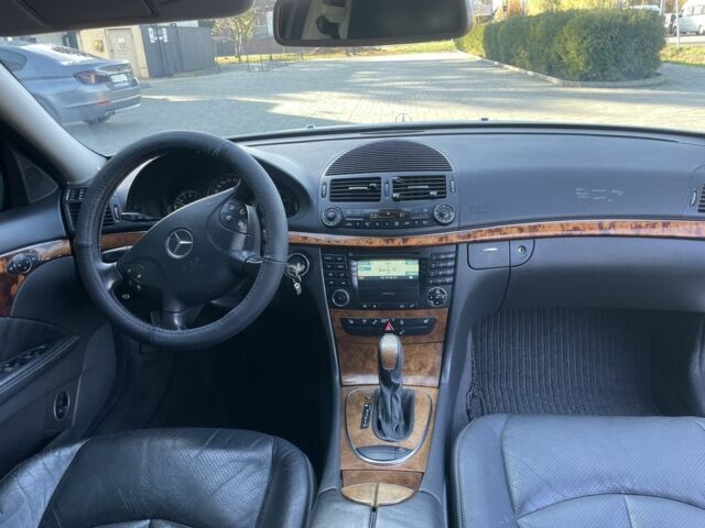 Серый Мерседес Е-Класс, объемом двигателя 2.7 л и пробегом 349 тыс. км за 5600 $, фото 14 на Automoto.ua