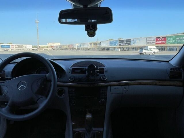 Сірий Мерседес Е-Клас, об'ємом двигуна 2.1 л та пробігом 340 тис. км за 6500 $, фото 19 на Automoto.ua