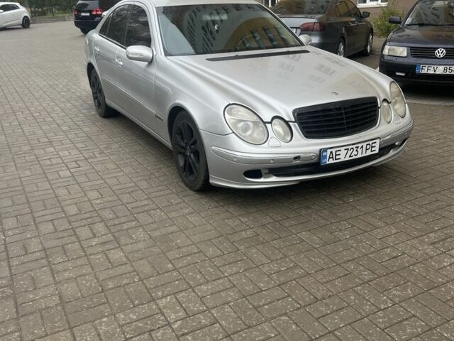 Сірий Мерседес Е-Клас, об'ємом двигуна 2.6 л та пробігом 360 тис. км за 3650 $, фото 1 на Automoto.ua