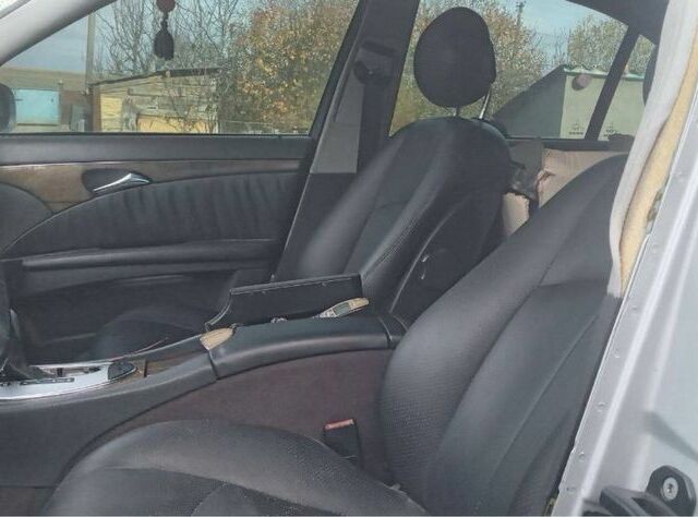 Серый Мерседес Е-Класс, объемом двигателя 3.2 л и пробегом 300 тыс. км за 2600 $, фото 20 на Automoto.ua