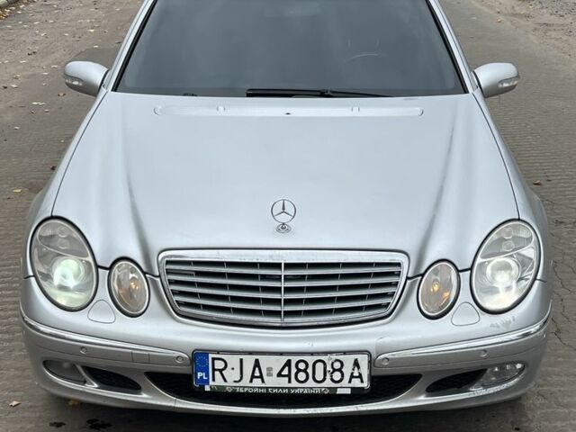 Серый Мерседес Е-Класс, объемом двигателя 2.7 л и пробегом 530 тыс. км за 3350 $, фото 3 на Automoto.ua