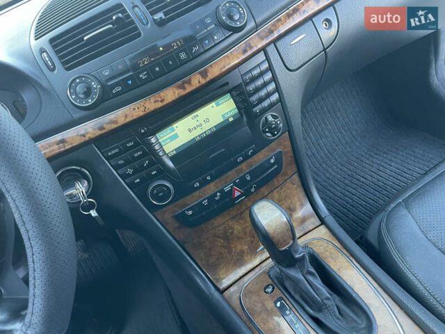 Сірий Мерседес Е-Клас, об'ємом двигуна 2.69 л та пробігом 350 тис. км за 5599 $, фото 18 на Automoto.ua