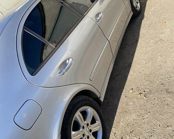 Мерседес Е-Клас 2002 у Тернополі на Automoto.ua Сірий Мерседес Е-Клас, об'ємом двигуна 2.6 л та пробігом 353 тис. км за 5450 $, фото 18 на Automoto.ua