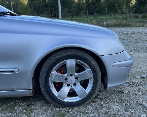 Сірий Мерседес Е-Клас, об'ємом двигуна 2.2 л та пробігом 380 тис. км за 4950 $, фото 11 на Automoto.ua