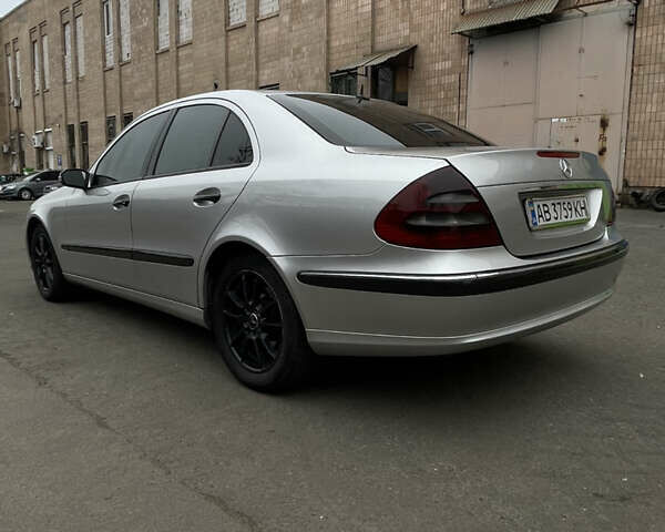 Сірий Мерседес Е-Клас, об'ємом двигуна 2.2 л та пробігом 428 тис. км за 4800 $, фото 4 на Automoto.ua