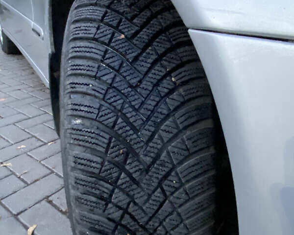 Сірий Мерседес Е-Клас, об'ємом двигуна 2.2 л та пробігом 351 тис. км за 5400 $, фото 11 на Automoto.ua