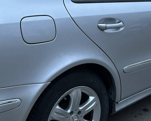 Сірий Мерседес Е-Клас, об'ємом двигуна 2.6 л та пробігом 354 тис. км за 5000 $, фото 13 на Automoto.ua