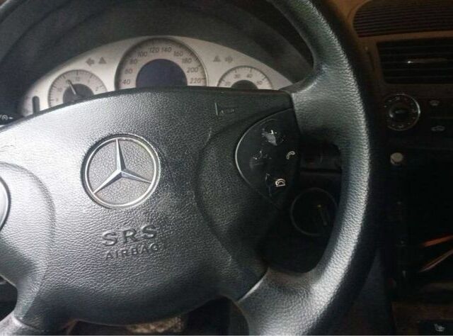 Серый Мерседес Е-Класс, объемом двигателя 3.2 л и пробегом 300 тыс. км за 2600 $, фото 9 на Automoto.ua