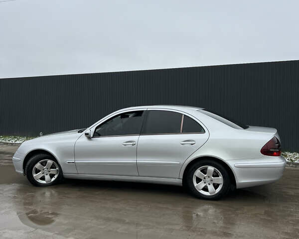 Серый Мерседес Е-Класс, объемом двигателя 2.2 л и пробегом 352 тыс. км за 5200 $, фото 2 на Automoto.ua