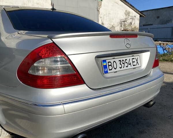 Мерседес Е-Клас 2002 у Тернополі на Automoto.ua Сірий Мерседес Е-Клас, об'ємом двигуна 2.6 л та пробігом 353 тис. км за 5450 $, фото 5 на Automoto.ua