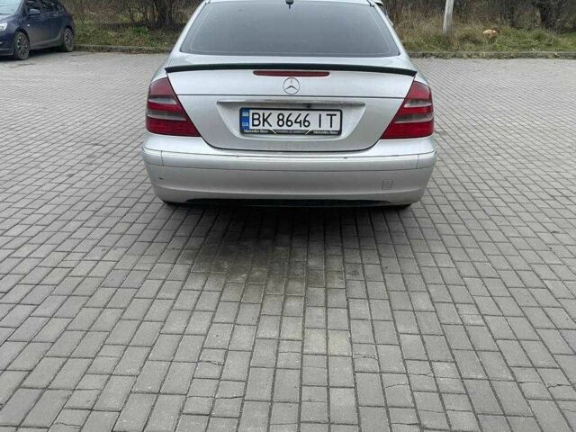 Серый Мерседес Е-Класс, объемом двигателя 2.1 л и пробегом 330 тыс. км за 6200 $, фото 13 на Automoto.ua