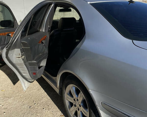 Мерседес Е-Клас 2002 у Тернополі на Automoto.ua Сірий Мерседес Е-Клас, об'ємом двигуна 2.6 л та пробігом 353 тис. км за 5450 $, фото 7 на Automoto.ua