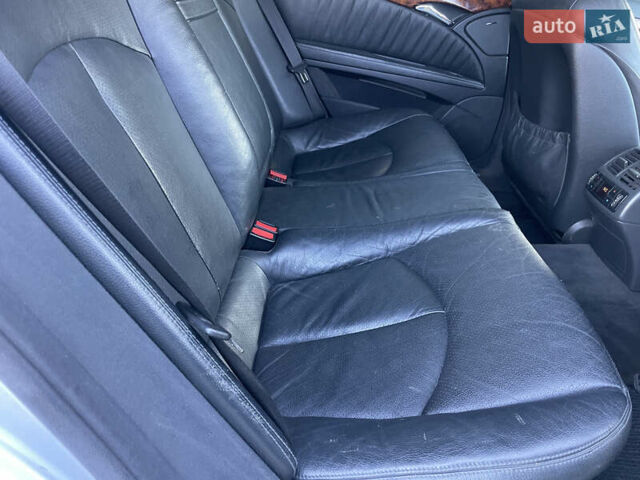 Сірий Мерседес Е-Клас, об'ємом двигуна 2.69 л та пробігом 350 тис. км за 5599 $, фото 22 на Automoto.ua