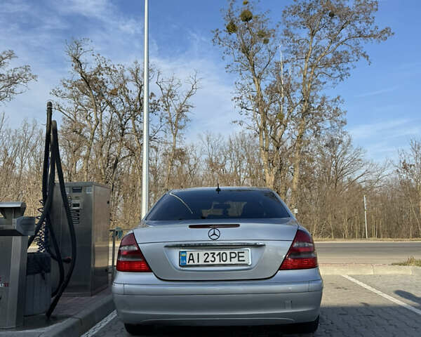 Сірий Мерседес Е-Клас, об'ємом двигуна 2.2 л та пробігом 340 тис. км за 7000 $, фото 7 на Automoto.ua