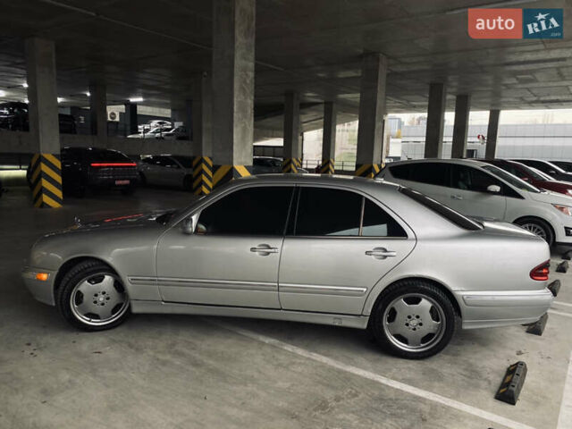 Серый Мерседес Е-Класс, объемом двигателя 3.2 л и пробегом 490 тыс. км за 4099 $, фото 5 на Automoto.ua