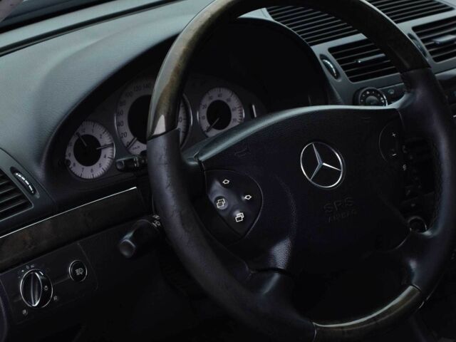 Сірий Мерседес Е-Клас, об'ємом двигуна 5 л та пробігом 284 тис. км за 6450 $, фото 8 на Automoto.ua