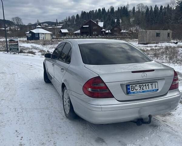 Серый Мерседес Е-Класс, объемом двигателя 2.1 л и пробегом 345 тыс. км за 6000 $, фото 1 на Automoto.ua