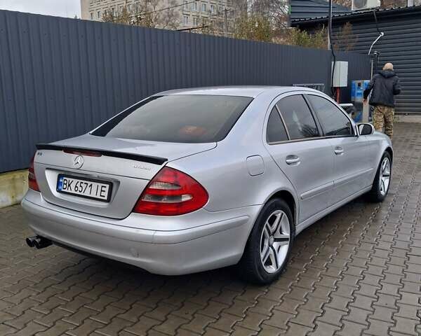 Сірий Мерседес Е-Клас, об'ємом двигуна 2.15 л та пробігом 302 тис. км за 7100 $, фото 3 на Automoto.ua