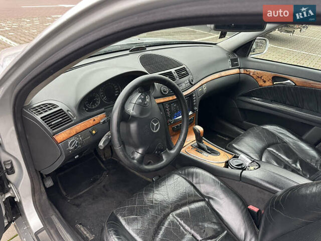 Серый Мерседес Е-Класс, объемом двигателя 2.4 л и пробегом 400 тыс. км за 4800 $, фото 6 на Automoto.ua