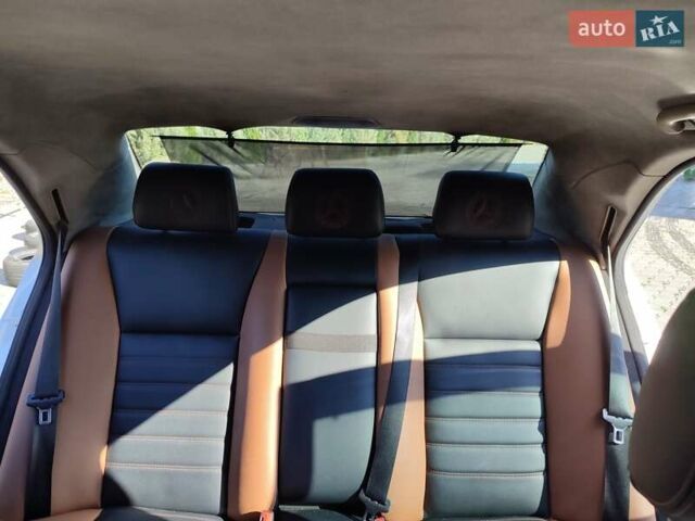 Сірий Мерседес Е-Клас, об'ємом двигуна 2.15 л та пробігом 499 тис. км за 5400 $, фото 10 на Automoto.ua