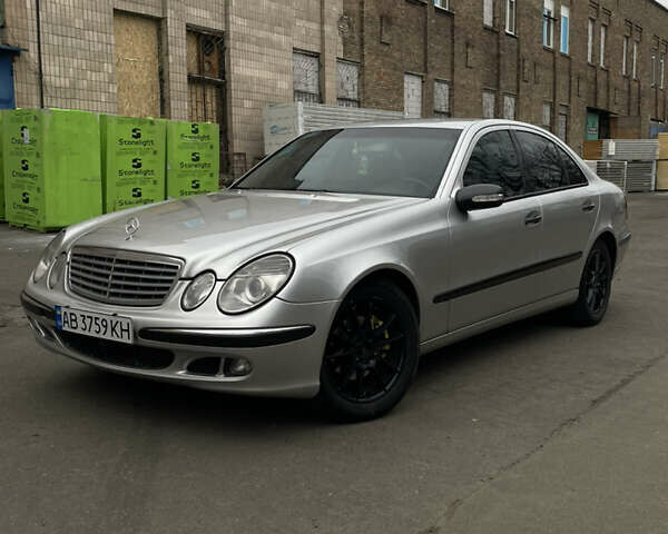 Сірий Мерседес Е-Клас, об'ємом двигуна 2.2 л та пробігом 428 тис. км за 4800 $, фото 2 на Automoto.ua