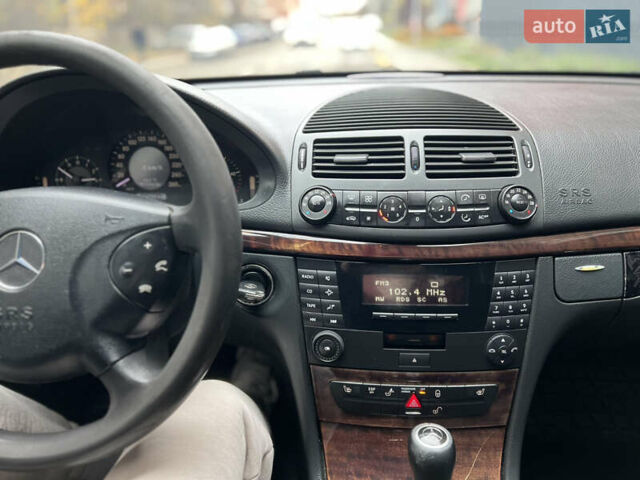 Серый Мерседес Е-Класс, объемом двигателя 2.15 л и пробегом 320 тыс. км за 4999 $, фото 35 на Automoto.ua