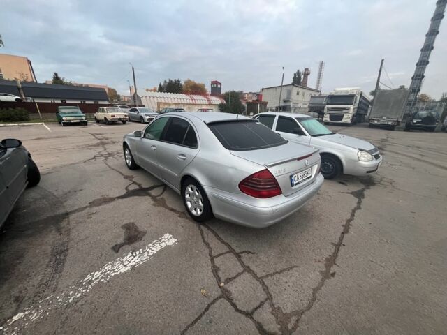 Мерседес Е-Клас 2002 у Черкасах на Automoto.ua Сірий Мерседес Е-Клас, об'ємом двигуна 2.7 л та пробігом 310 тис. км за 6700 $, фото 3 на Automoto.ua