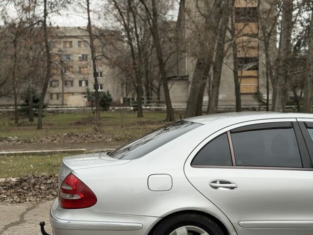 Сірий Мерседес Е-Клас, об'ємом двигуна 2.7 л та пробігом 335 тис. км за 4750 $, фото 11 на Automoto.ua