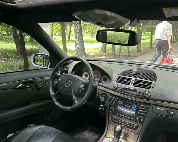 Сірий Мерседес Е-Клас, об'ємом двигуна 5 л та пробігом 400 тис. км за 6900 $, фото 13 на Automoto.ua