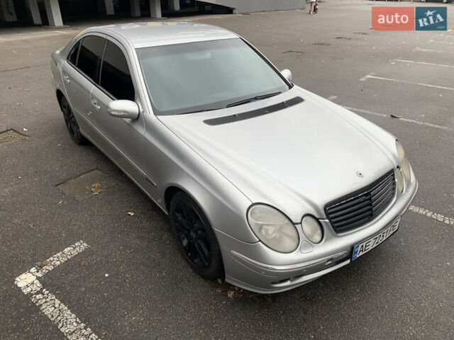 Серый Мерседес Е-Класс, объемом двигателя 2.6 л и пробегом 300 тыс. км за 4100 $, фото 4 на Automoto.ua