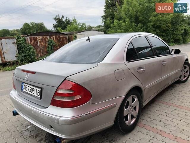 Серый Мерседес Е-Класс, объемом двигателя 2.4 л и пробегом 320 тыс. км за 5999 $, фото 22 на Automoto.ua