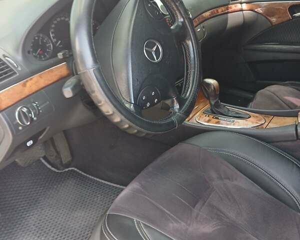 Сірий Мерседес Е-Клас, об'ємом двигуна 2.69 л та пробігом 350 тис. км за 7500 $, фото 8 на Automoto.ua