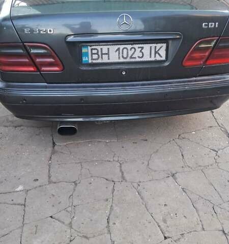 Серый Мерседес Е-Класс, объемом двигателя 3.22 л и пробегом 364 тыс. км за 5400 $, фото 1 на Automoto.ua