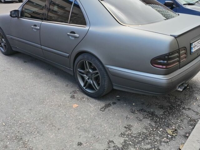 Серый Мерседес Е-Класс, объемом двигателя 2.7 л и пробегом 312 тыс. км за 7200 $, фото 6 на Automoto.ua