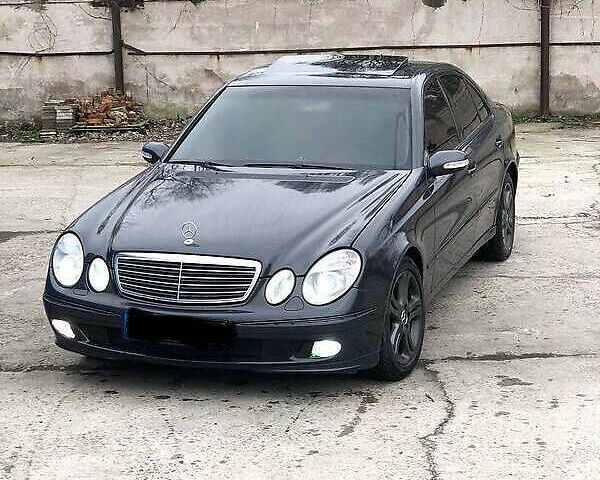 Серый Мерседес Е-Класс, объемом двигателя 2.6 л и пробегом 380 тыс. км за 5900 $, фото 2 на Automoto.ua