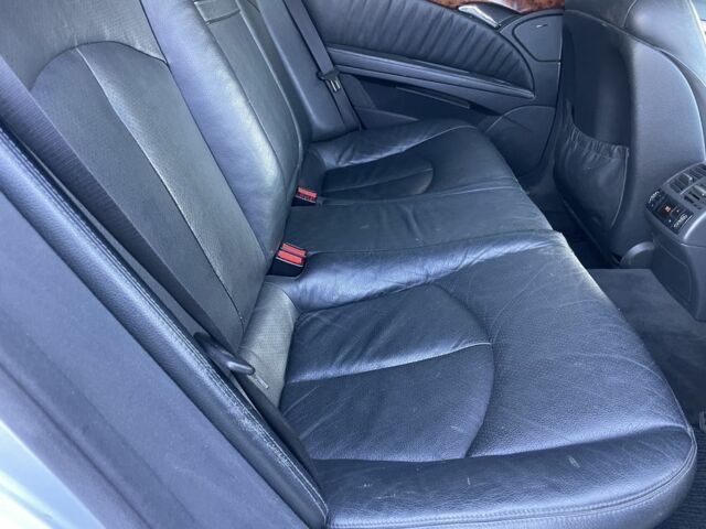 Серый Мерседес Е-Класс, объемом двигателя 2.7 л и пробегом 349 тыс. км за 5600 $, фото 15 на Automoto.ua