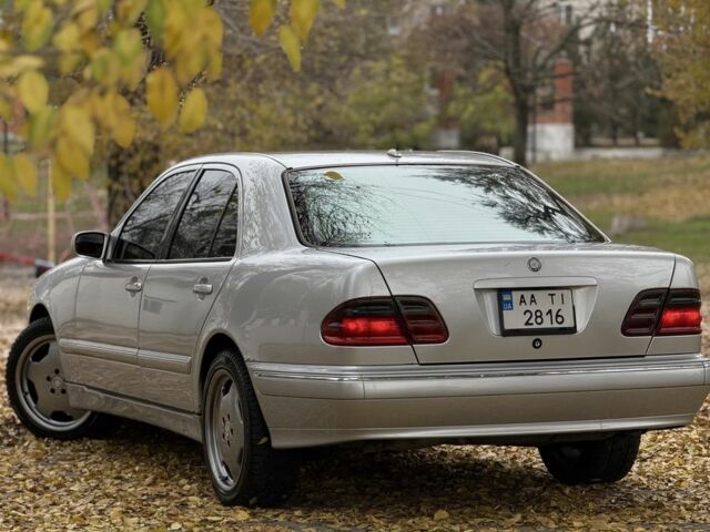 Серый Мерседес Е-Класс, объемом двигателя 3.2 л и пробегом 399 тыс. км за 3500 $, фото 5 на Automoto.ua