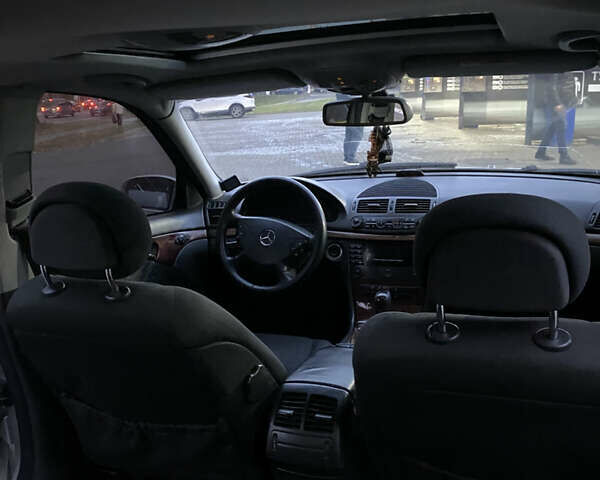 Сірий Мерседес Е-Клас, об'ємом двигуна 2.2 л та пробігом 351 тис. км за 5400 $, фото 21 на Automoto.ua