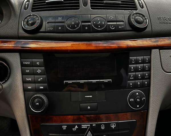 Серый Мерседес Е-Класс, объемом двигателя 2.15 л и пробегом 412 тыс. км за 5499 $, фото 37 на Automoto.ua