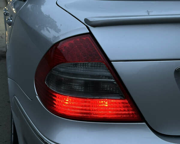 Сірий Мерседес Е-Клас, об'ємом двигуна 2.6 л та пробігом 354 тис. км за 5000 $, фото 7 на Automoto.ua