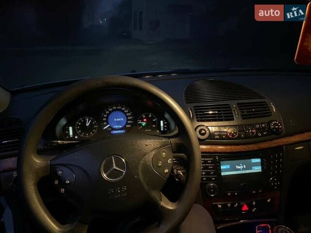 Сірий Мерседес Е-Клас, об'ємом двигуна 2.2 л та пробігом 421 тис. км за 4499 $, фото 8 на Automoto.ua