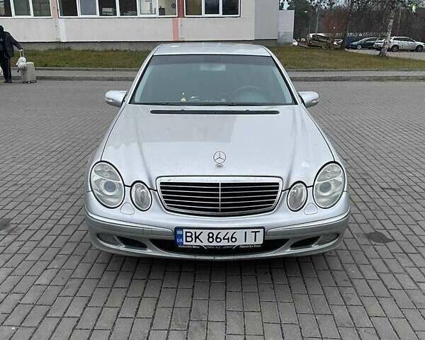 Серый Мерседес Е-Класс, объемом двигателя 2.1 л и пробегом 330 тыс. км за 6200 $, фото 9 на Automoto.ua