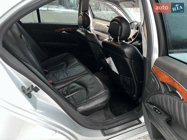 Сірий Мерседес Е-Клас, об'ємом двигуна 2.8 л та пробігом 327 тис. км за 5490 $, фото 17 на Automoto.ua