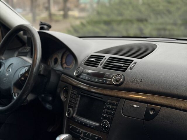 Сірий Мерседес Е-Клас, об'ємом двигуна 2.7 л та пробігом 335 тис. км за 4750 $, фото 17 на Automoto.ua