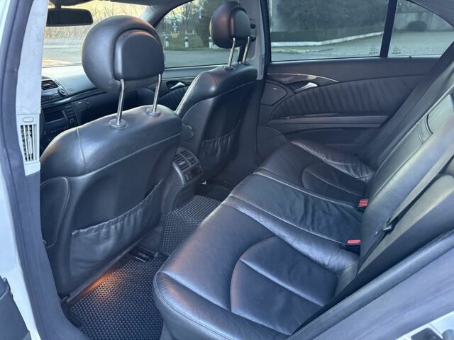 Сірий Мерседес Е-Клас, об'ємом двигуна 5 л та пробігом 280 тис. км за 6499 $, фото 21 на Automoto.ua