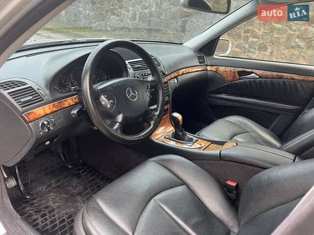 Сірий Мерседес Е-Клас, об'ємом двигуна 2.69 л та пробігом 315 тис. км за 5500 $, фото 30 на Automoto.ua