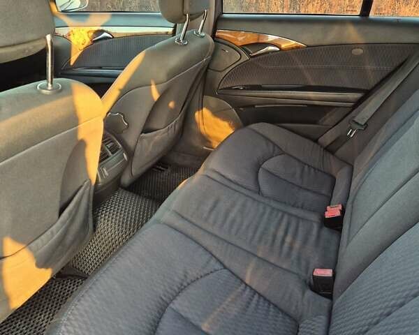 Серый Мерседес Е-Класс, объемом двигателя 2.69 л и пробегом 370 тыс. км за 7500 $, фото 20 на Automoto.ua